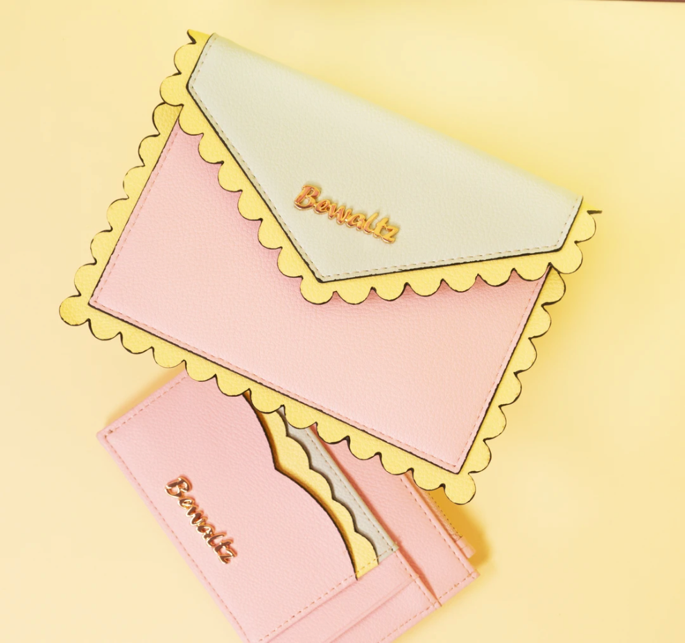 pastel scallped wallet